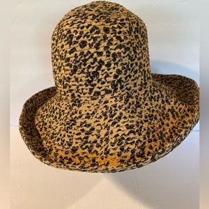 DAVID COHEN Women’s Ribbon Stitch Flexible Hat.